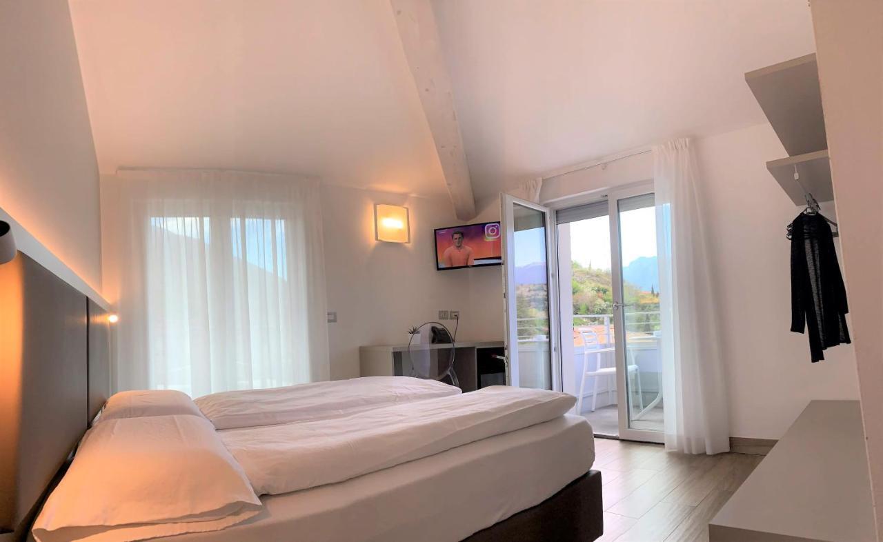 Albergo Garni Francesco Torbole Sul Garda Екстериор снимка