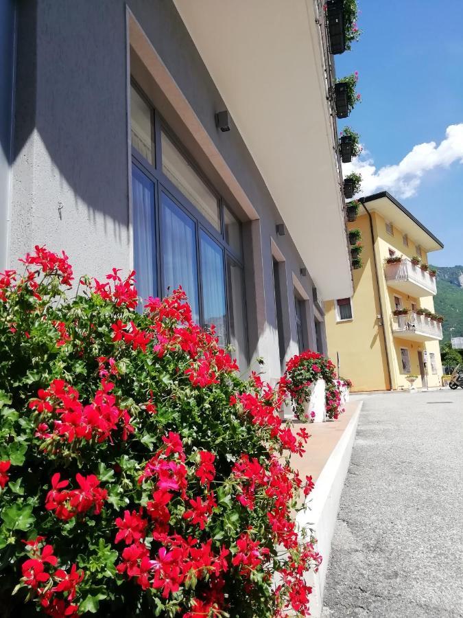 Albergo Garni Francesco Torbole Sul Garda Екстериор снимка