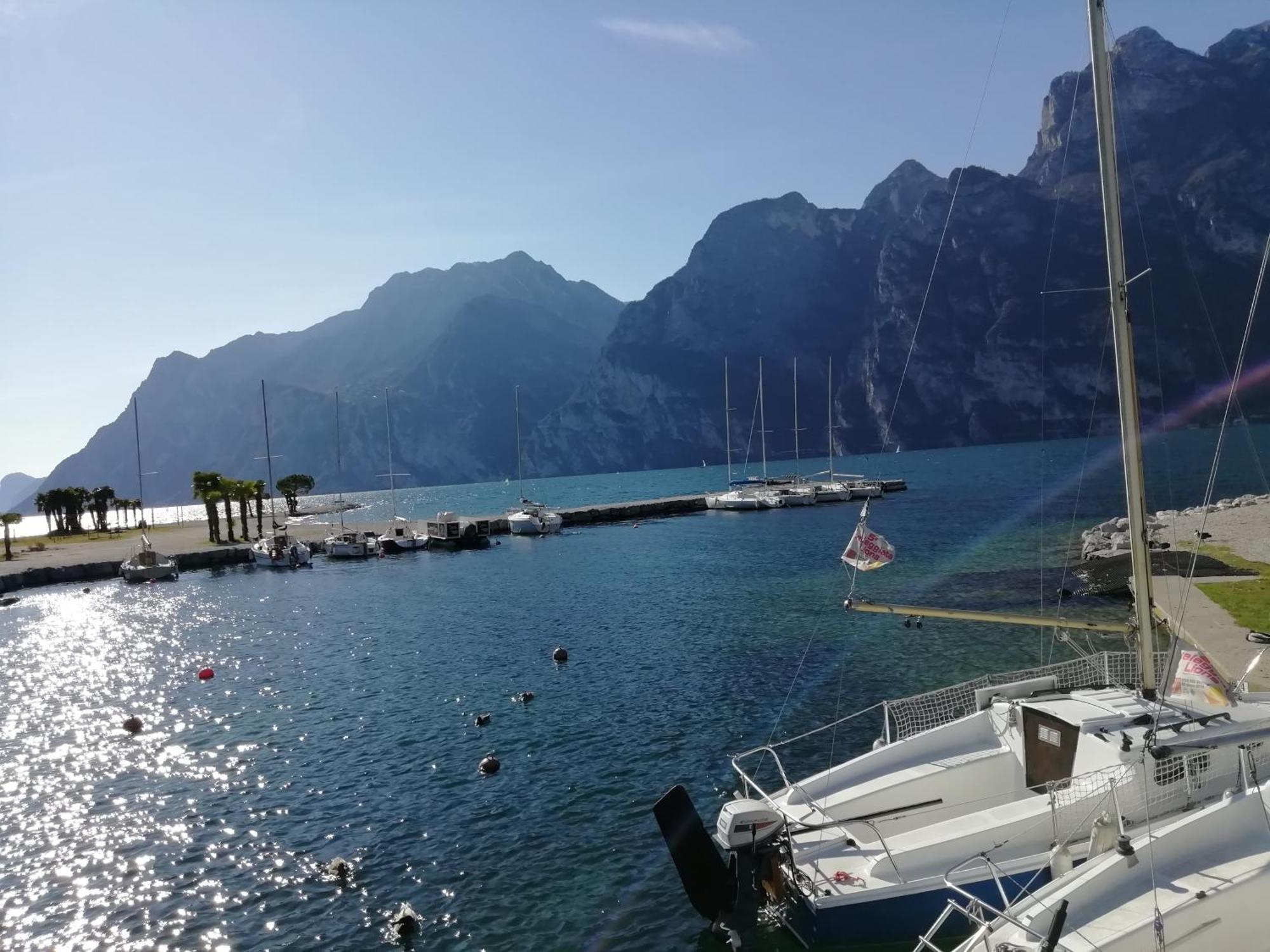 Albergo Garni Francesco Torbole Sul Garda Екстериор снимка