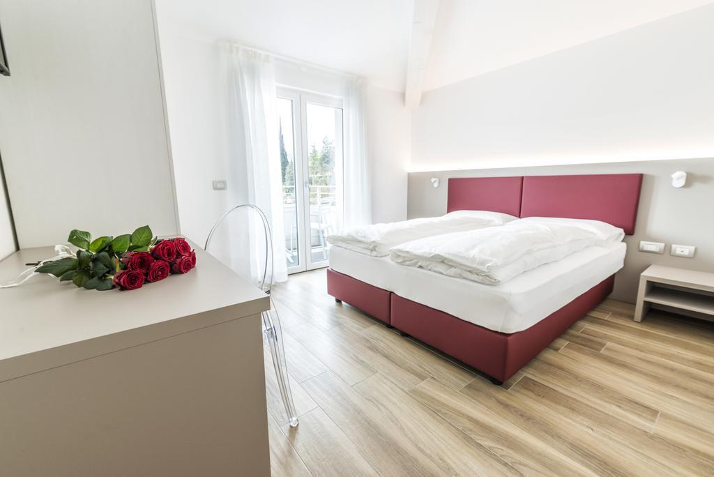 Albergo Garni Francesco Torbole Sul Garda Екстериор снимка