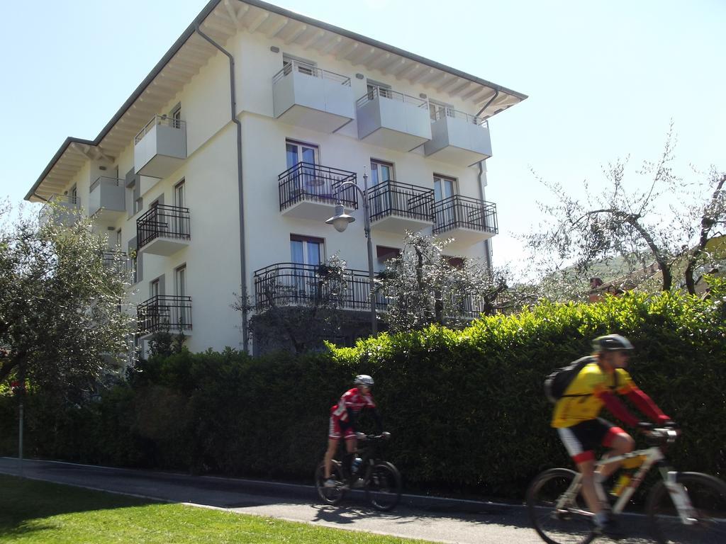 Albergo Garni Francesco Torbole Sul Garda Екстериор снимка